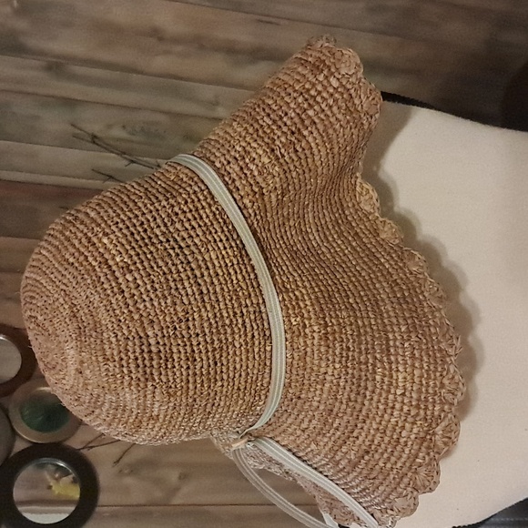 Liz Claiborne Floppy Sun Hat with Ribbon and Wooden Bead Raffia Crochet Straw - Picture 4 of 8